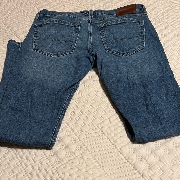 Hollister Skinny Epic Flex Jeans Medium Wash 31x32 Distressed - Picture 6 of 6